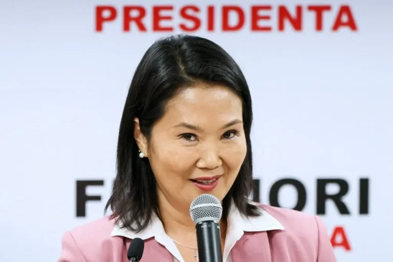 Senado peruano concede poderes legislativos à presidente Keiko Fujimori para combate ao crime e controle do El Niño.