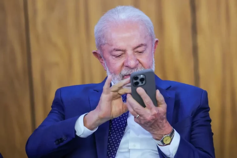 E se a candidatura à Presidência da República passasse a exigir, como demonstração de compromisso com a verdade, a abertura dos sigilos bancário, telefônico e empresarial do candidato?