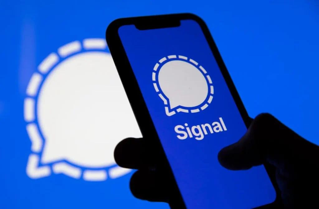 Uma falha grave no software de chamadas do Signal pode deixar áudio ativo mesmo depois do usuário desconectar a ligação.