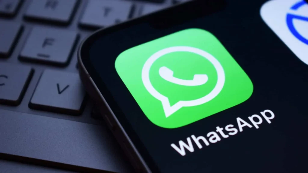 WhatsApp instruiu chatbot a não recomendar contato com reguladores de privacidade ao excluir conta, aponta pesquisa.